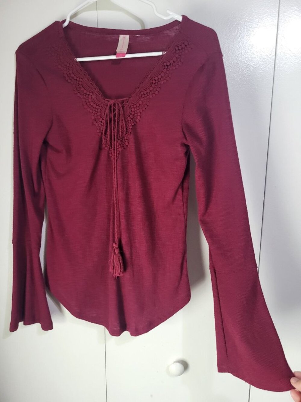 NOBO Burgundy Knit M Top Stretch Tassel V Neck Flare Sleeve Blouse Boho Peasant